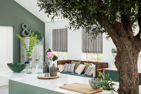 Anouk Dusk Roman blinds in a stylish kitchen