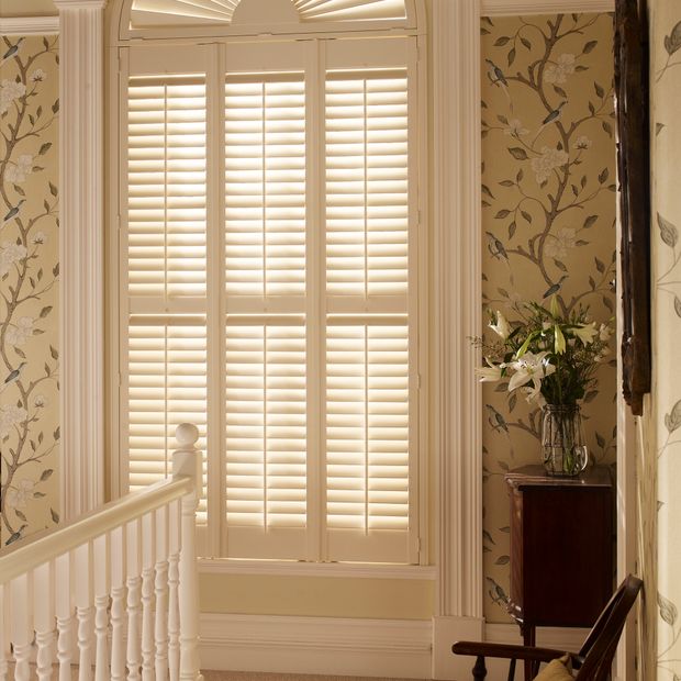 Richmond Crisp Linen Shaped Shutter on landing