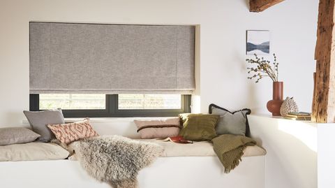Calm living Nest Pewter Roman blind