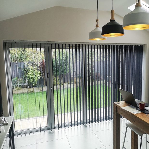 tresco dark ocean venetian blinds in kitchen