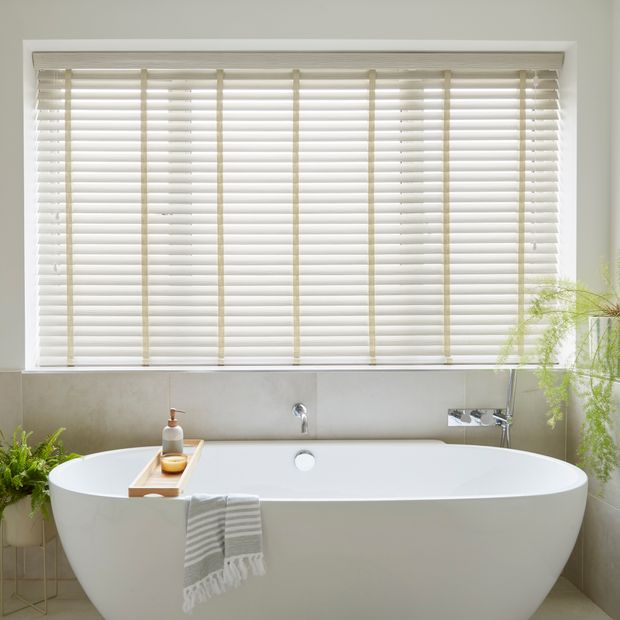 Mirage faux wood granite venetian blinds in bathroom with alabaster tape