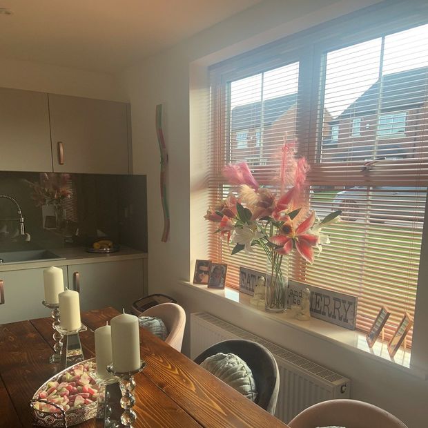 special finish copper metal venetian blinds in dining room
