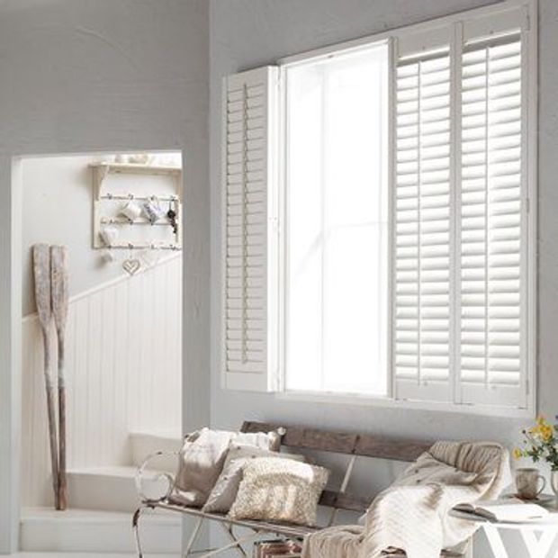 Roomset---extra-white-shutter
