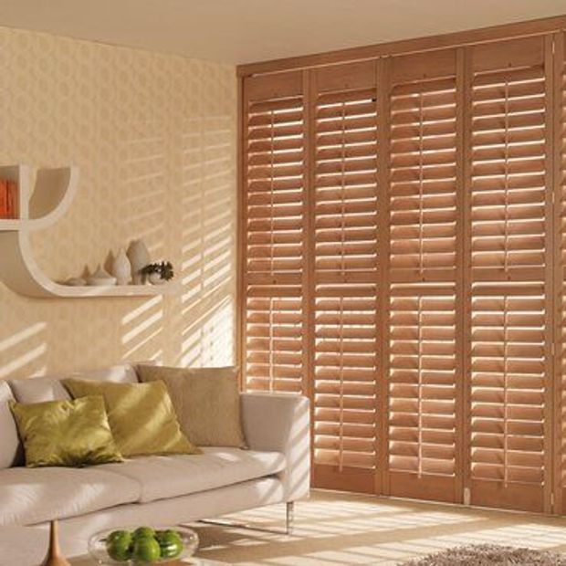 Roomset---medium-oak-shutter