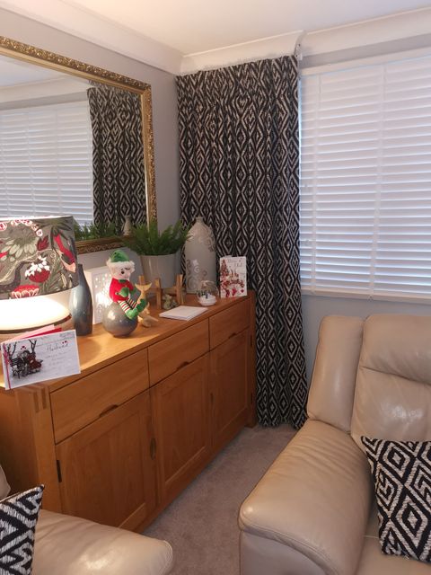 Wave header curtains