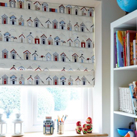 Nursery patterned roller blind